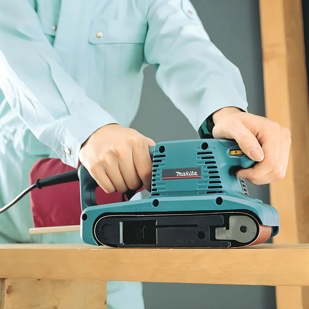 Lijadora Banda 3''X18'' 9911 650w Makita 4