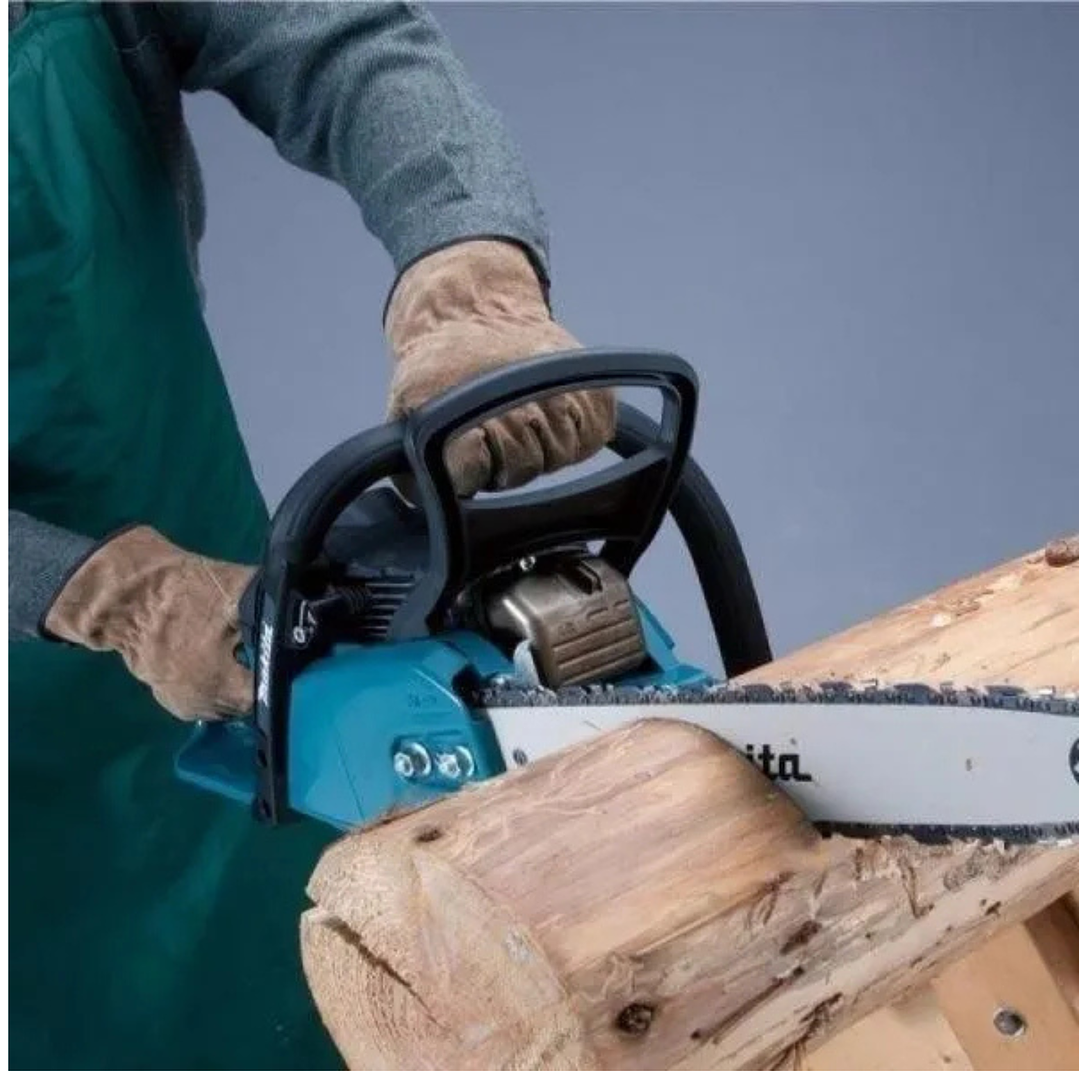 Motosierra 16'' 35cc 2,4hp EA3503S40B Makita 3