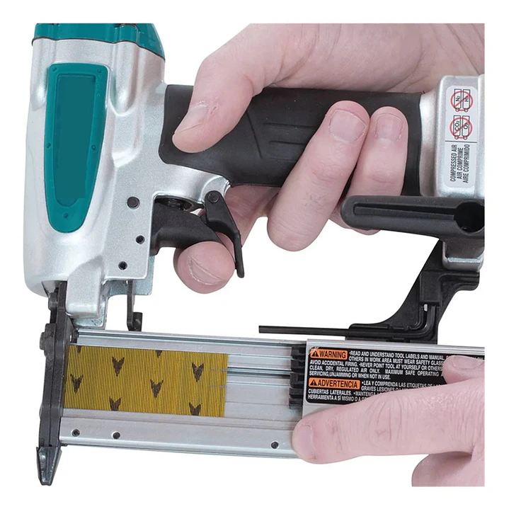 Clavadora Neumática 35mm 1.3/8'' Af353 Makita 2