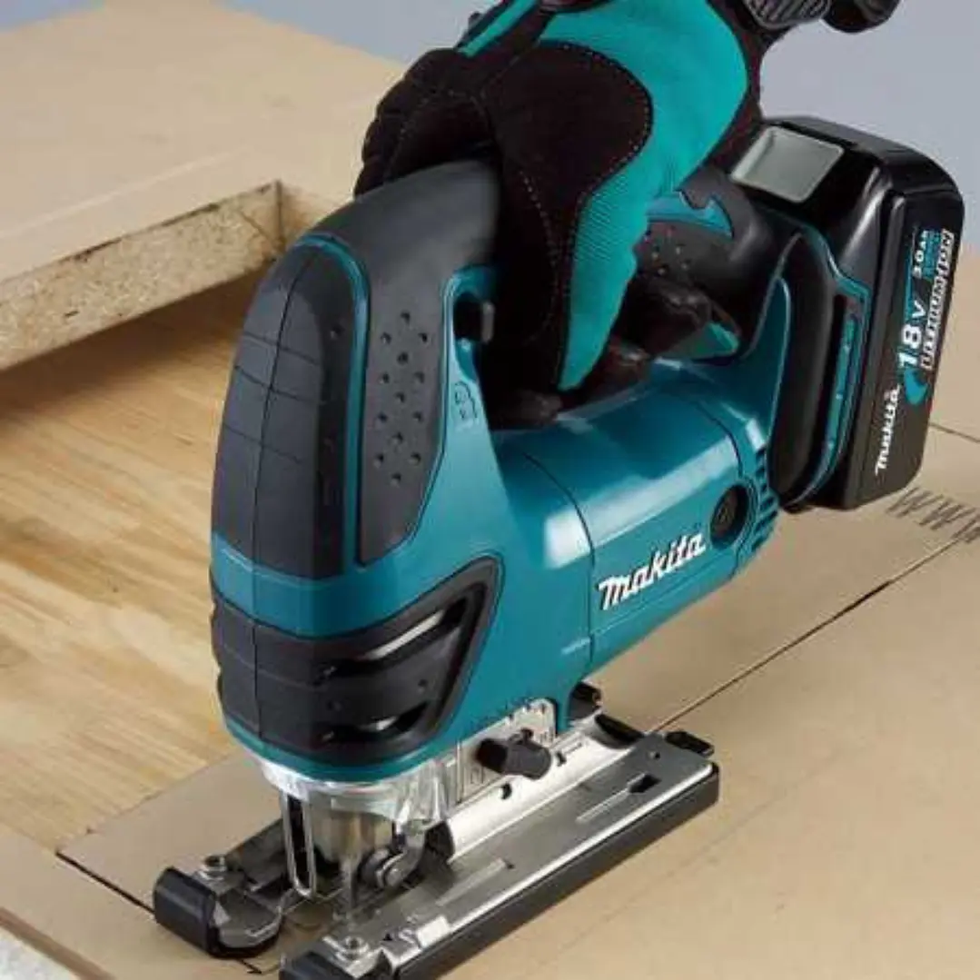 Sierra Caladora Inalámbrica Sin batería 18V DJV180Z Makita 4