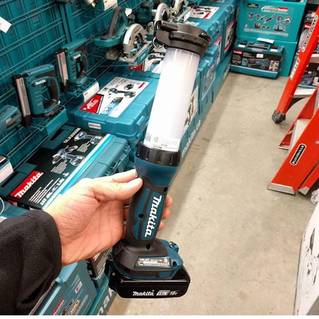 Linterna Farol Inalámbrica 18V LED 710lm DML807 Makita 4