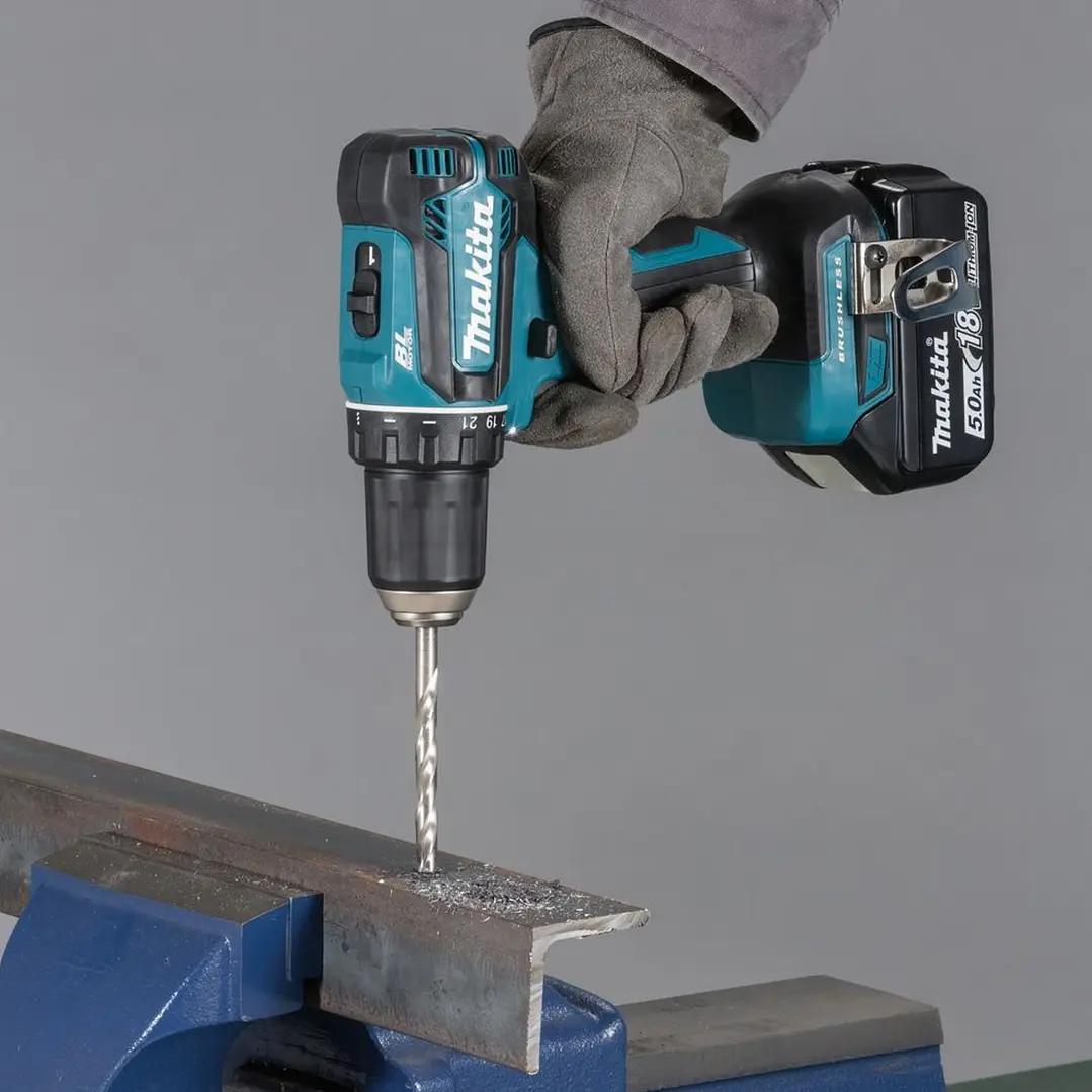 Taladro Atornillador Inalámbrico 18V DDF485RFE Max. Torque 50 N.m + 2 Baterías 3Ah + Cargador Makita 2