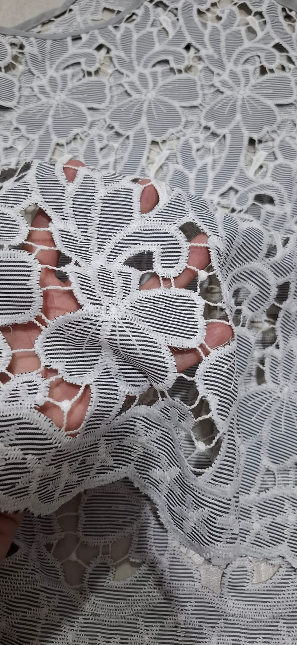 Blusa de Encaje Floral con Transparencia Mujer – Top Elegante de Tirantes Casual Chic 2