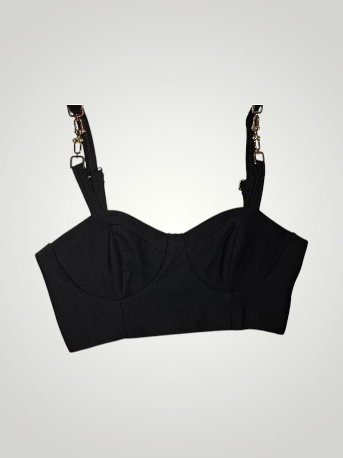 Crop Top Negro Licrado Mujer con Tiras y Arandelas – Top Ajustado Elegante y Moderno 2