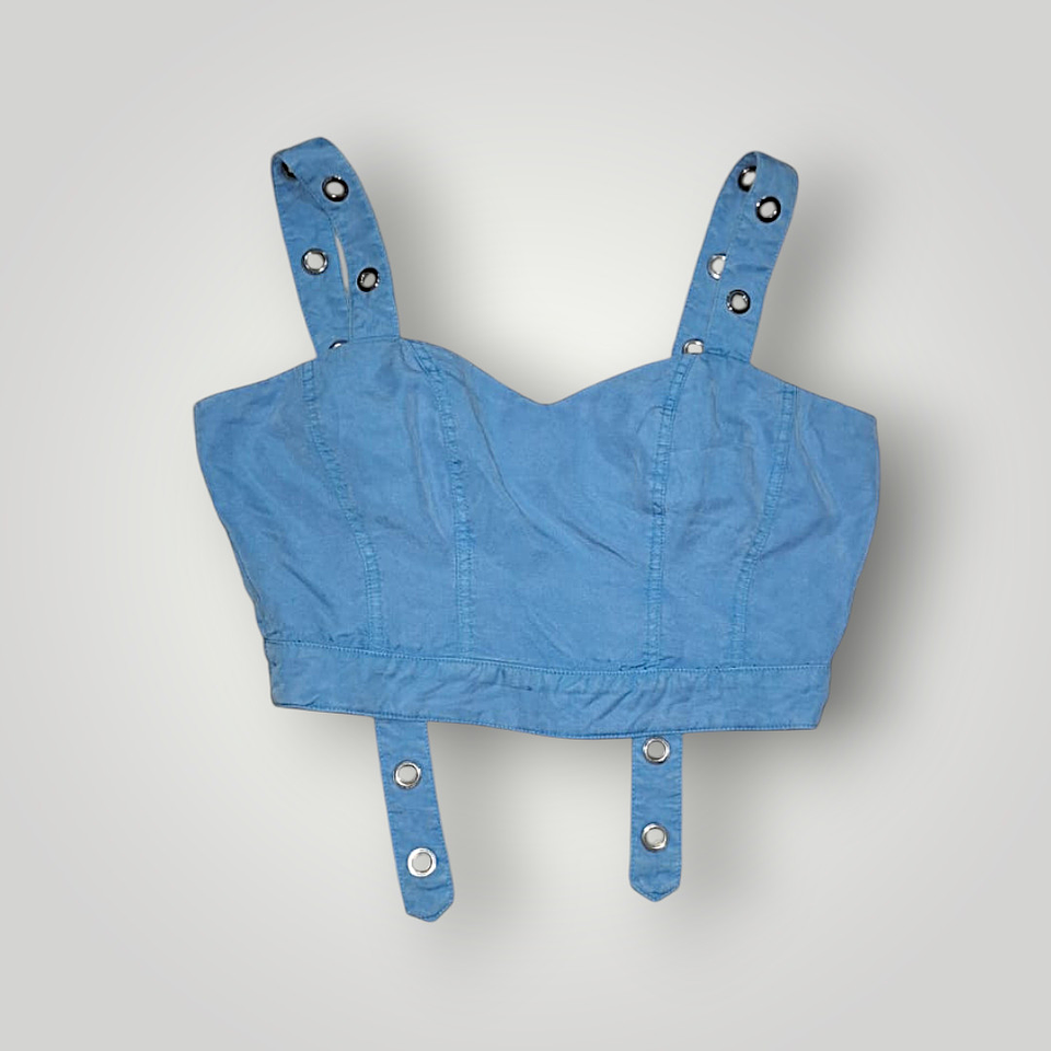 Crop Top Azul Mujer con Tiras y Argollas Plateadas – Top Ajustado Moderno y Elegante 2