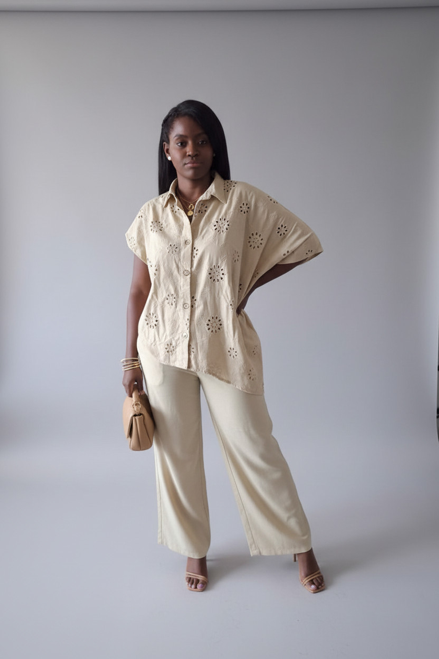 Conjunto Mujer Pantalón y Blusa Asimétrica Hoja Rota Beige – Outfit Elegante y Moderno 1