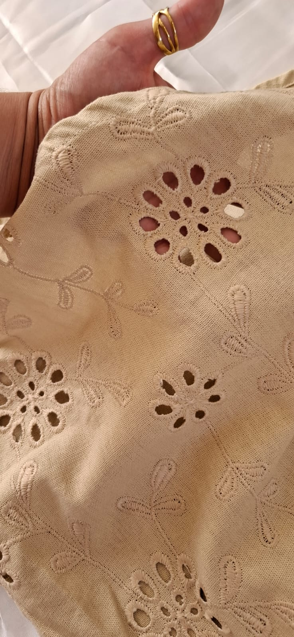 Conjunto Mujer Pantalón y Blusa Asimétrica Hoja Rota Beige – Outfit Elegante y Moderno 3