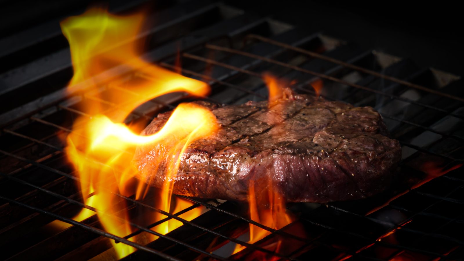 Cómo controlar el fuego de la parrilla