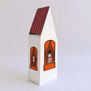 Casa Madera Techo Rojo