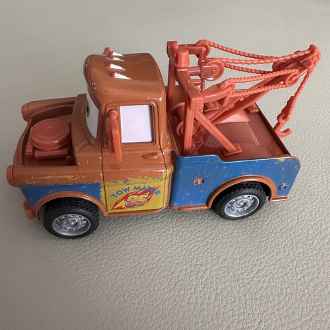 Grúa Mate Película Cars Rayo Mcqueen Regalo Niños Juguete 6