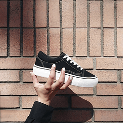 Zapatilla Vieja Eskuela Negro sin Línea y Plataforma