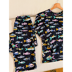 Peces sobre negro (peach) - manga larga y pantalón