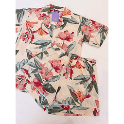 Flores rojas sobre crema - Manga corta y short (rayón)