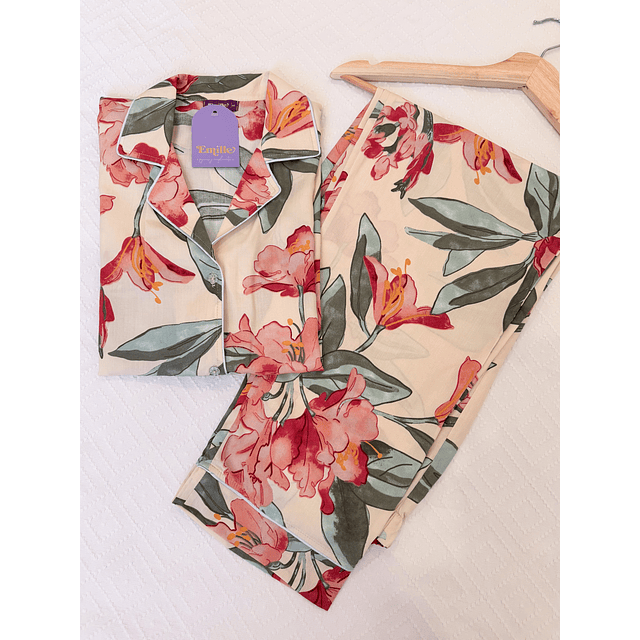 Flores rojas sobre crema - Manga corta y pantalón (rayón)