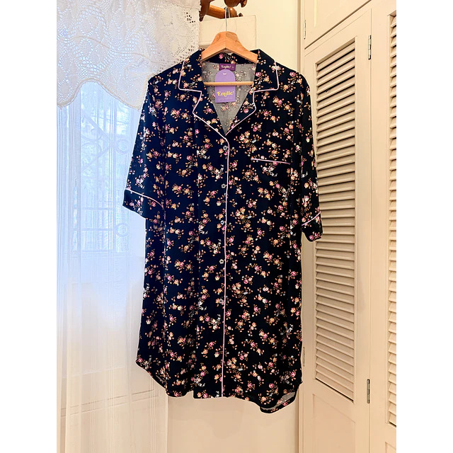 Rositas sobre negro - vestido (rayón)