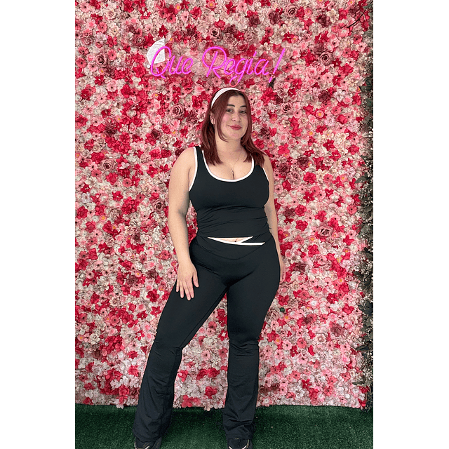 Conjunto deportivo líneas 