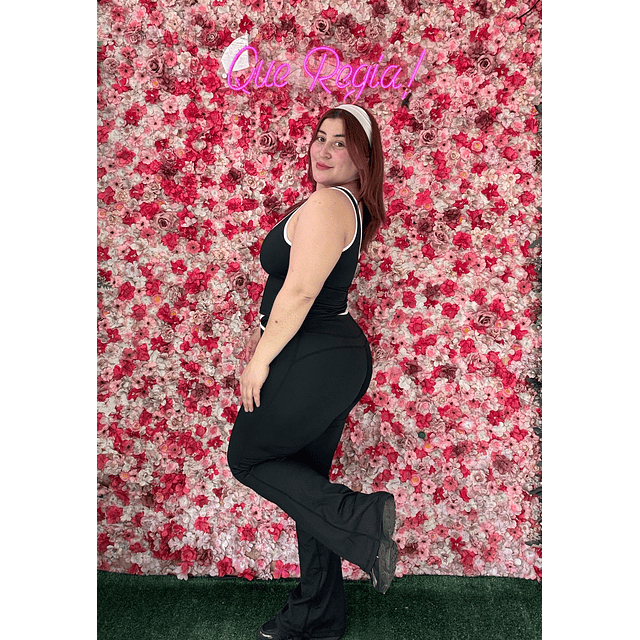 Conjunto deportivo líneas 