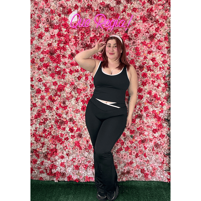 Conjunto deportivo líneas 