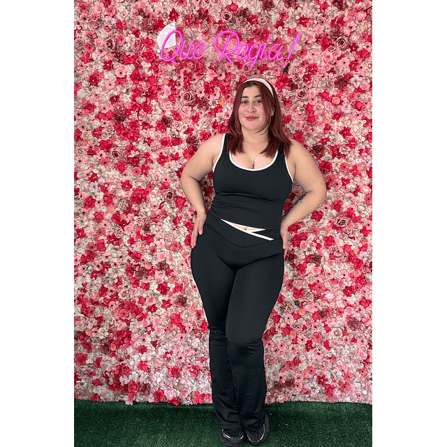 Conjunto deportivo líneas 