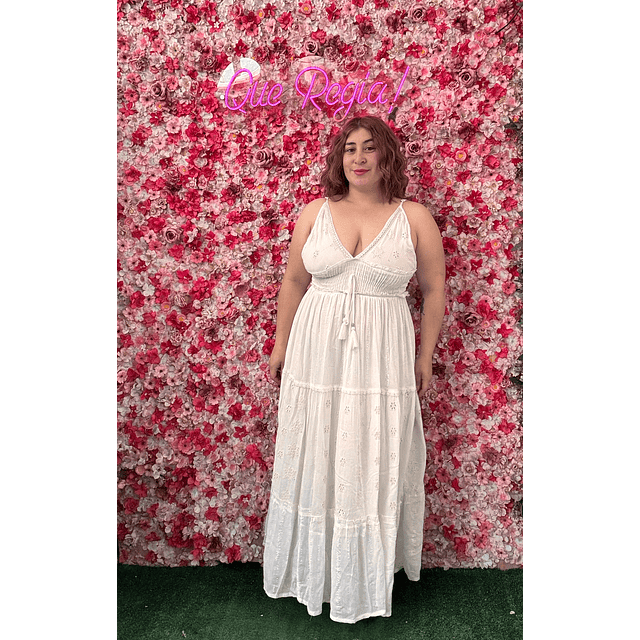 Vestido broderie y brillos 