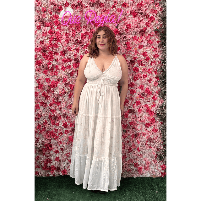 Vestido broderie y brillos 