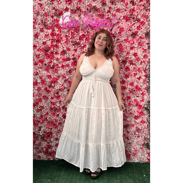 Vestido broderie y brillos 