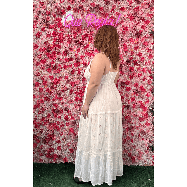 Vestido broderie y brillos 