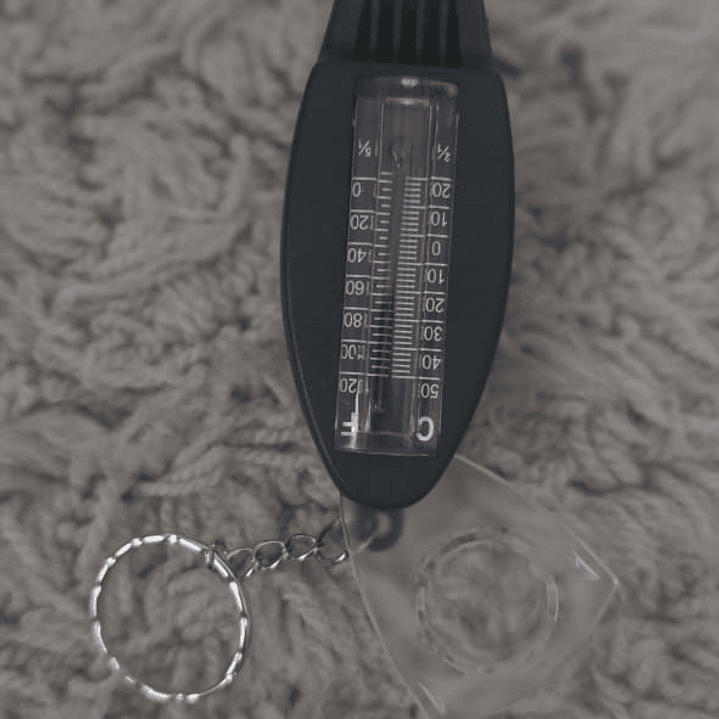 Llavero Multifuncional con Brújula, Silbato, Termómetro y Lupa ✨🧭 2