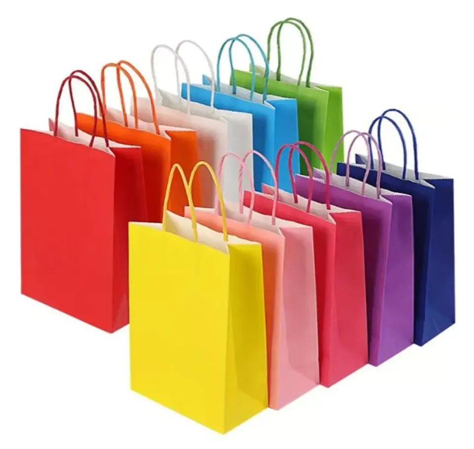 Bolsa Kraft Roja 15x20x8 cm - Paquete de 12 Unidades 4