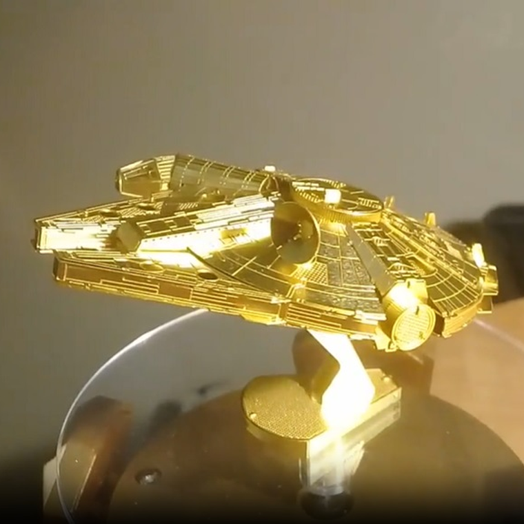 Puzzle Millennium Falcon Gold 3D 2