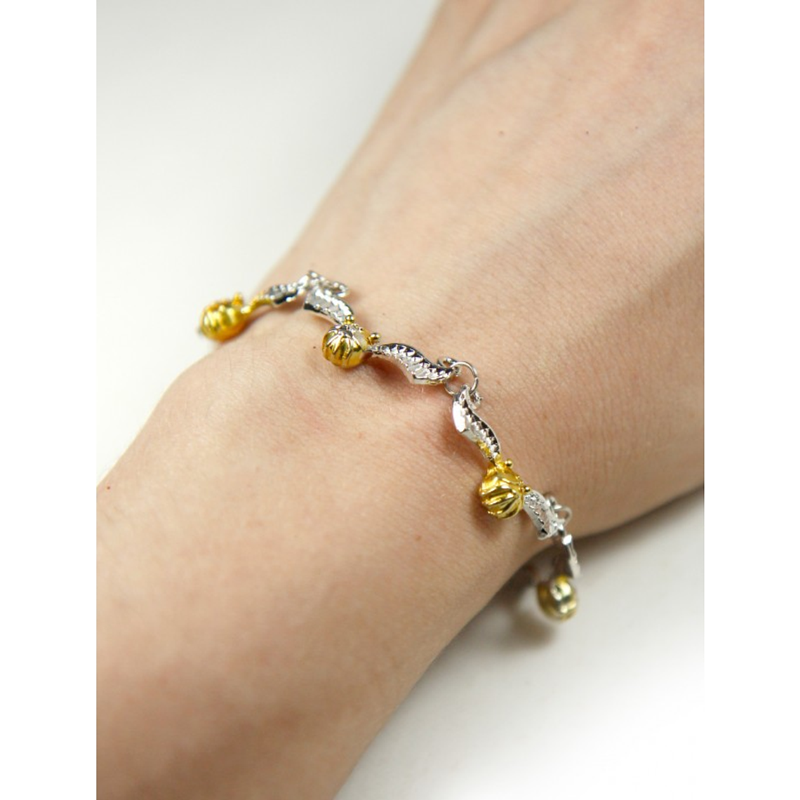 Pulsera Snitch dorada Quidditch 2