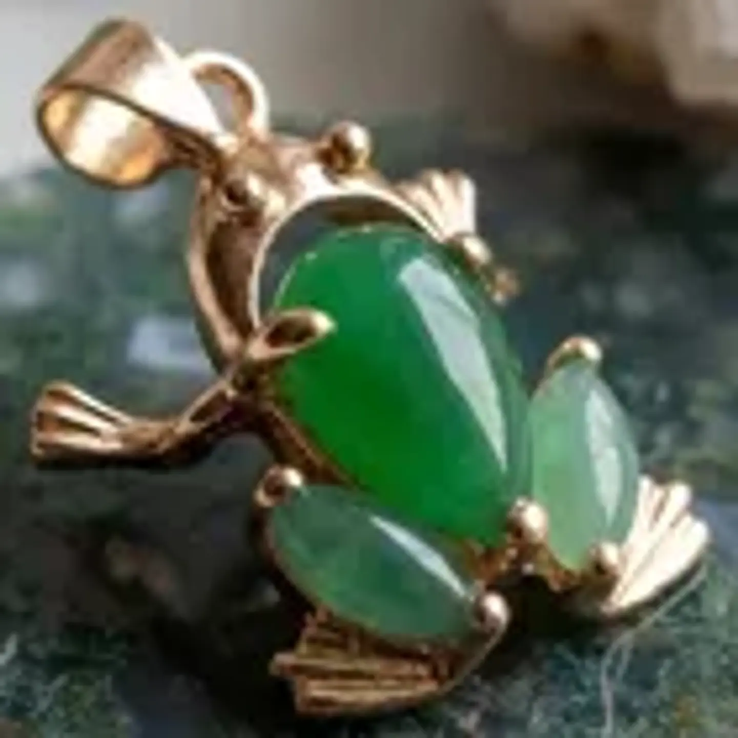 Dije Colgante Rana Suerte Piedra Jade Dorado 1