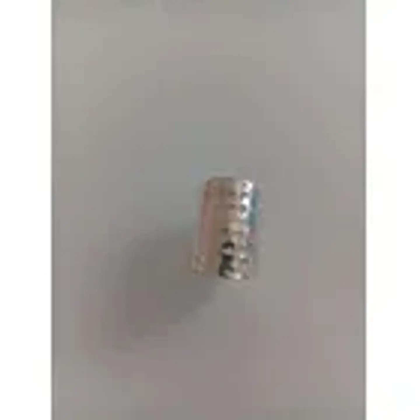 https://www.mercadolibre.cl/anillo-ancho-de-plata-martillado-diseno-faja/up/MLCU4952127394 3