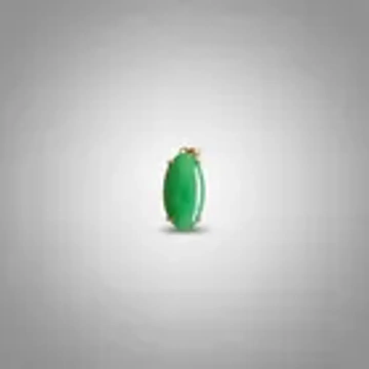 Colgante De Oro Con Piedra De Jade Verde Ovalada 2