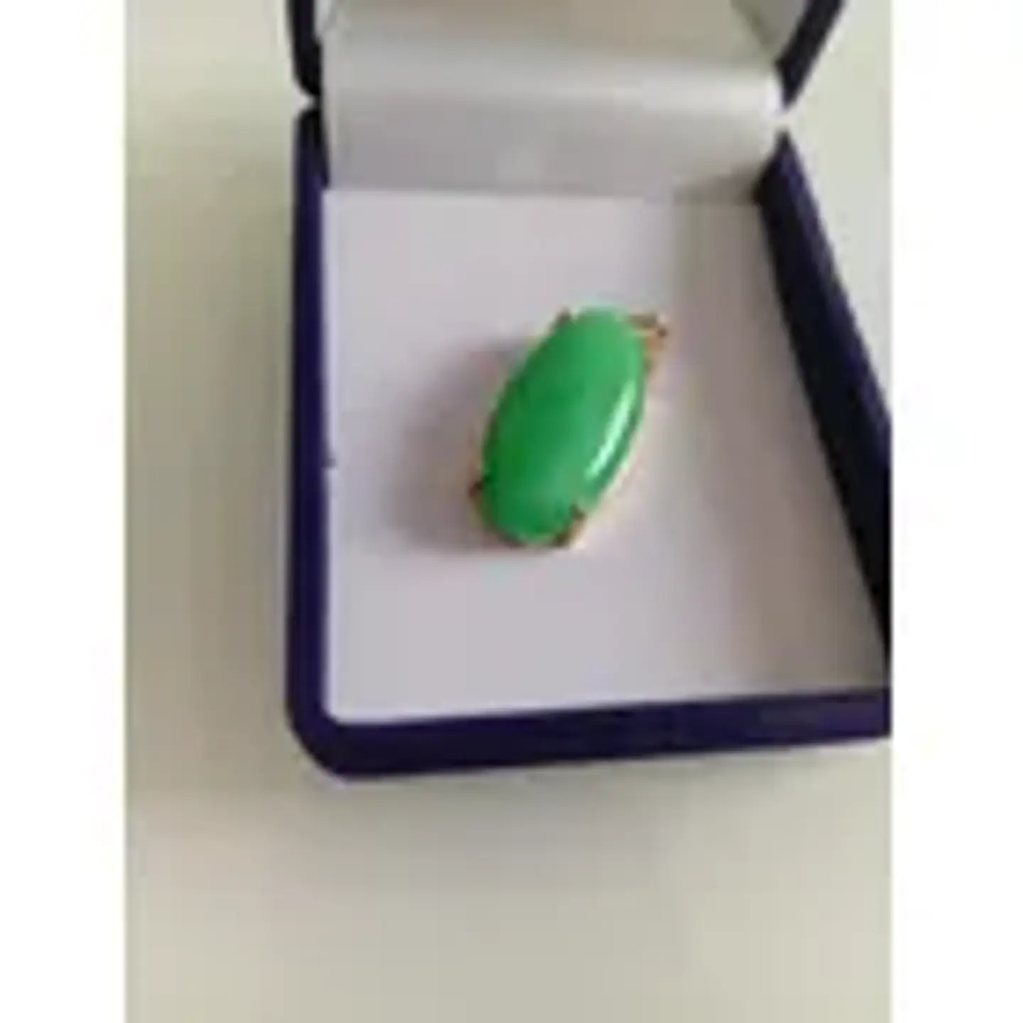 Colgante De Oro Con Piedra De Jade Verde Ovalada 4
