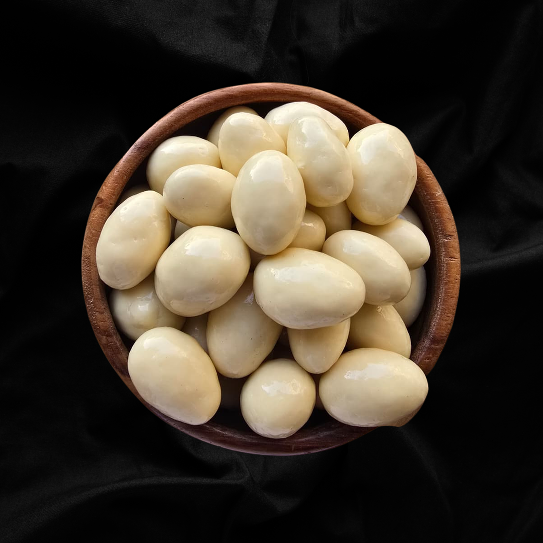 Almendras con Chocolate Blanco 1 KG. 1