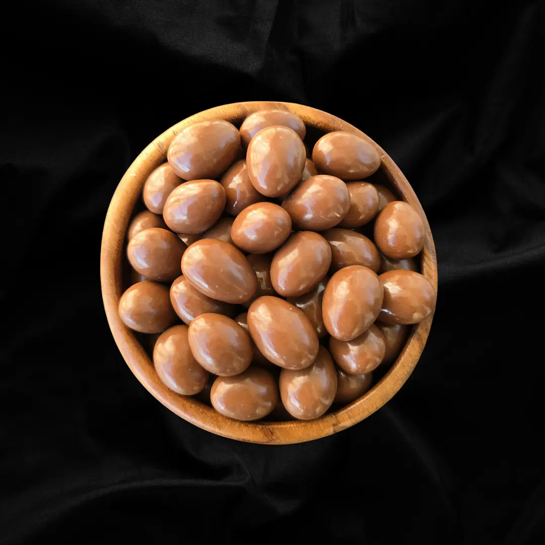 Almendras Bañadas en Chocolate 10 KG 1