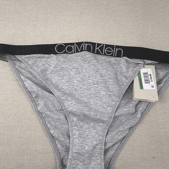 Calzón Calvin Klein talla L 