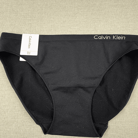 Calzón Calvin Klein invisible talla M