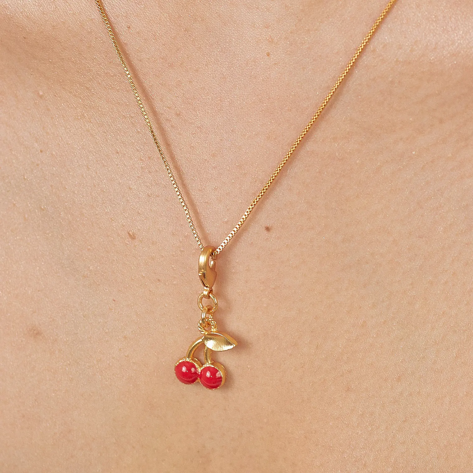 Mini Charm Cherry 4