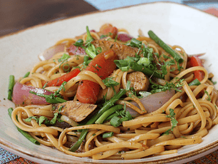 Tallarin Saltado De Pollo