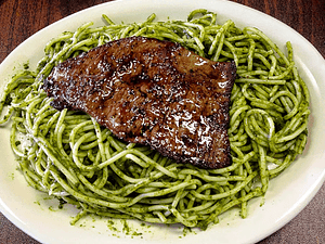 Fettuccine Al Pesto C/ Bistec