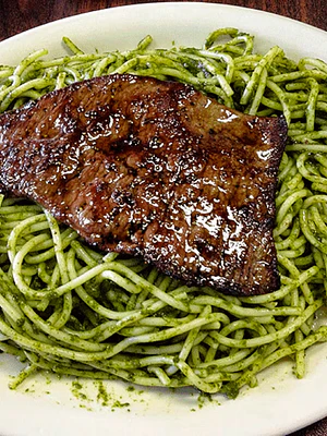 Fettuccine Al Pesto C/ Bistec