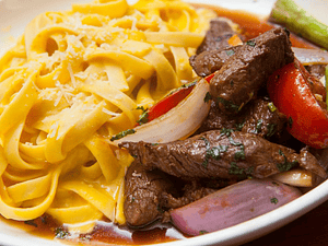 Fettuccine Al Pesto C/ Bistec- COPIAR