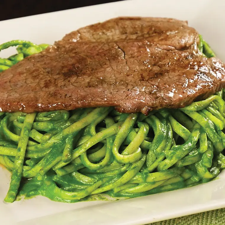 Fettuccine al Pesto con Bistec 1