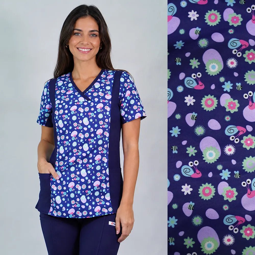 Delantal Fusión Antifluidos Estampado Mujer Azul Marino — libreta de bolsillo para estudiantes de enfermería | Enfermera Rosada (1)