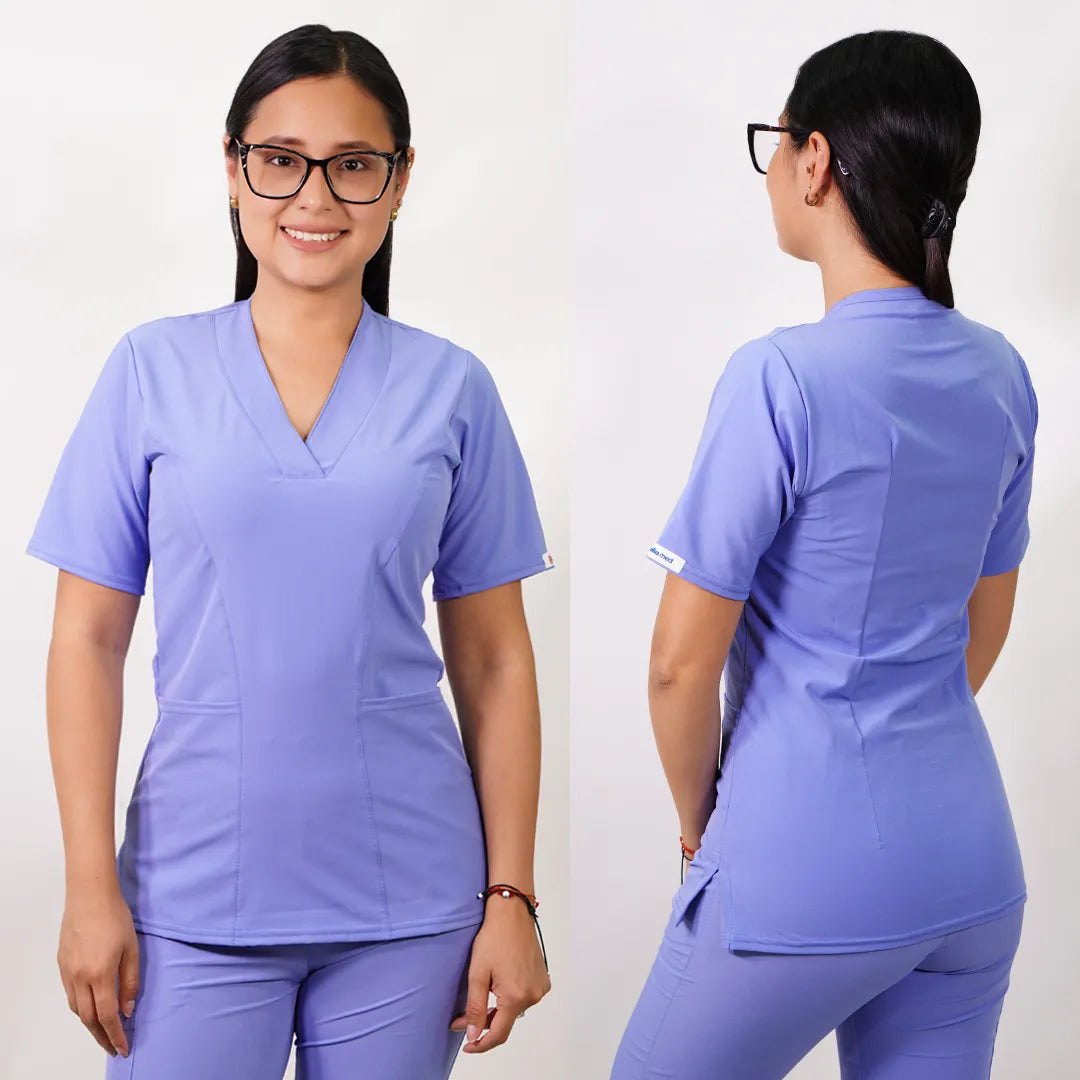 Delantal Antifluidos Mujer Clásico Celeste — libreta de bolsillo para estudiantes de enfermería | Enfermera Rosada (1)