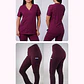 Dúo Clínico Delantal Cuello V + Pantalón Spandex Burdeo - Miniatura 1