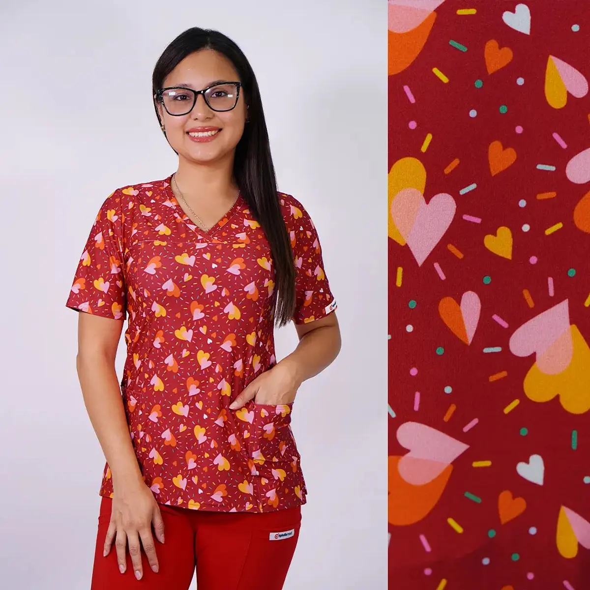 Delantal Elasticado Estampado Mujer Rojo 2524 — libreta de bolsillo para estudiantes de enfermería | Enfermera Rosada (1)