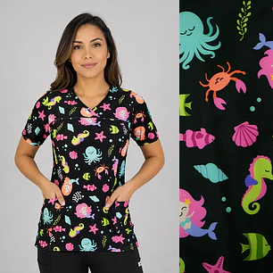Delantal Elasticado Estampado Mujer Fondo Marino Negro — libreta de bolsillo para estudiantes de enfermería | Enfermera Rosada
